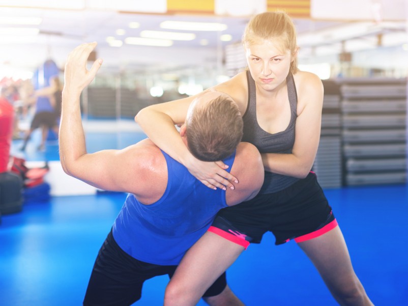 Self-defense : pourquoi s'initier à ce cours ?